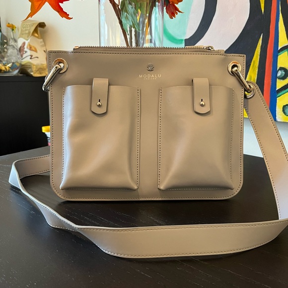 Crossbody MODALU Bag - Picture 1 of 6
